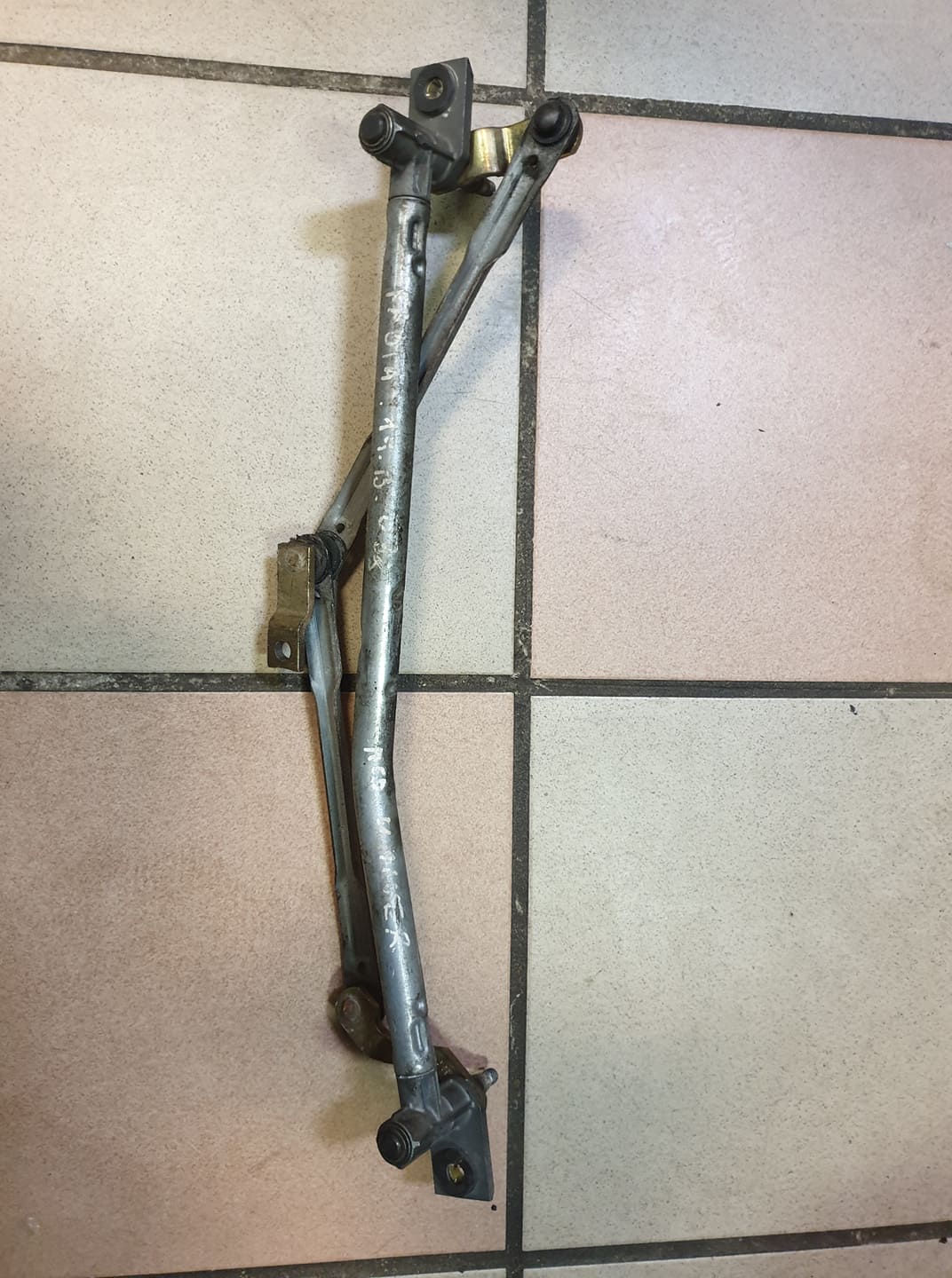 Skoda fabia wiper shop linkage