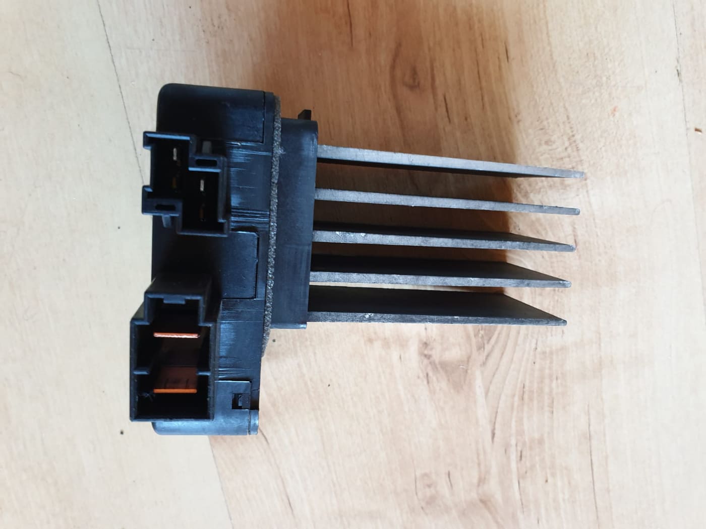 Heater Fan Blower Resistor - 850 Without Electric Climate Control -  Aftermarket VM901 - Volvo 9137937