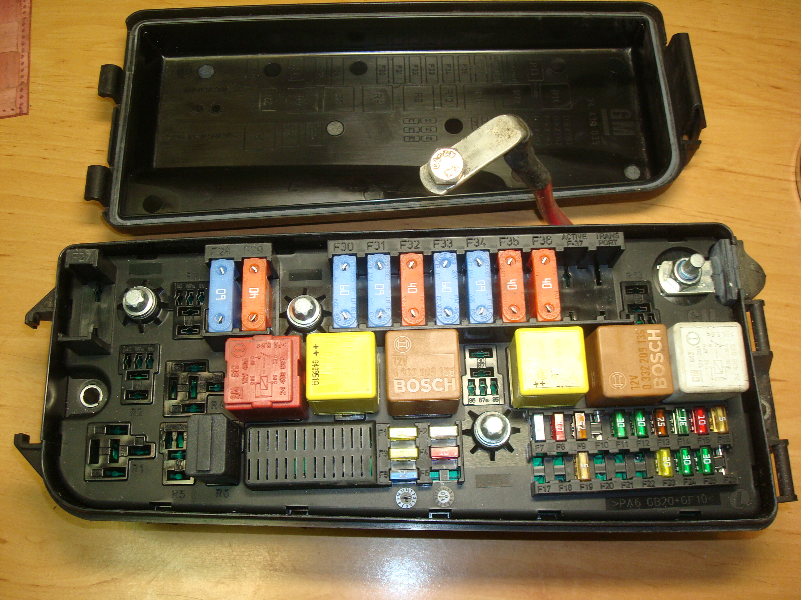 Vectra C Under Bonnet Control Uec Fuse Box Usedecus Com
