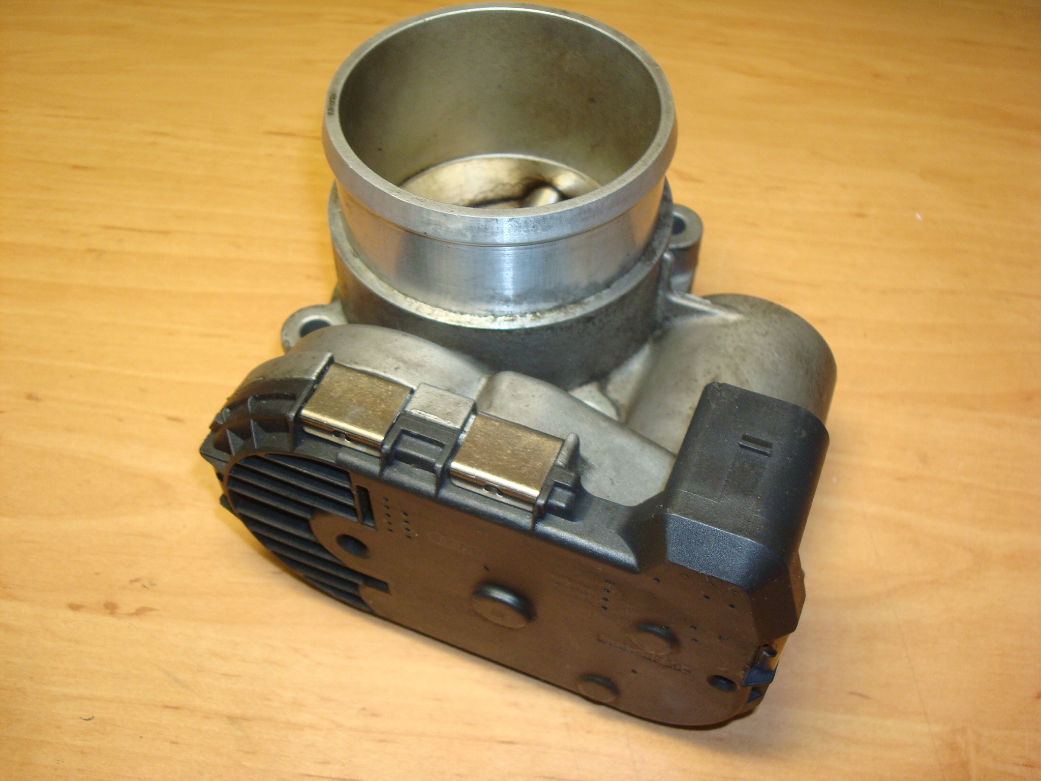 Audi A4 VW 1.8T Throttle Body BOSCH 06B133062B usedecus