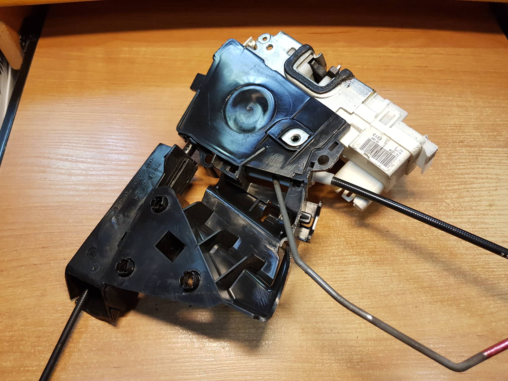 Mercedes Front Left Door Lock Actuator Usedecus Com